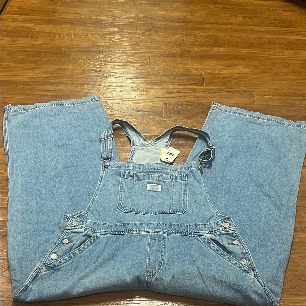 NWT Levi's Classic Blue Denim wide leg Overalls